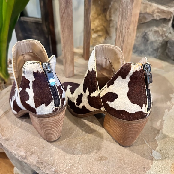 Steve Madden Brown and White Ankle Booties - Picture 2 of 5